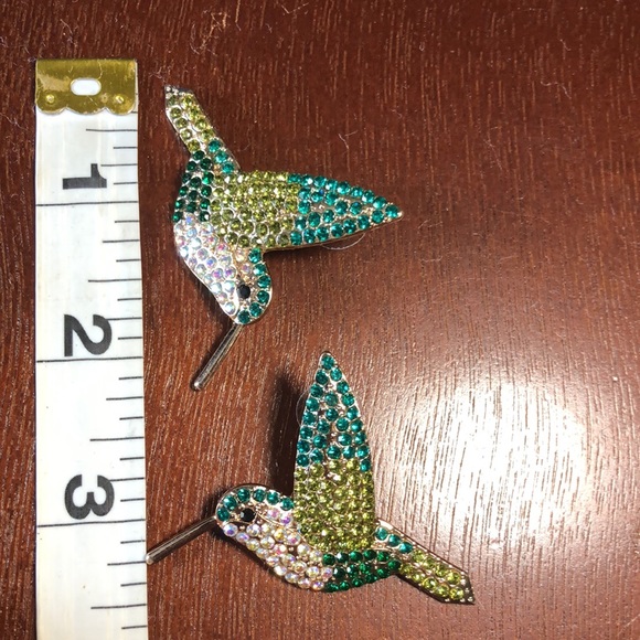 3/$25 NWT Green & White Rhinestone Bird Stud Earrings - Picture 2 of 4
